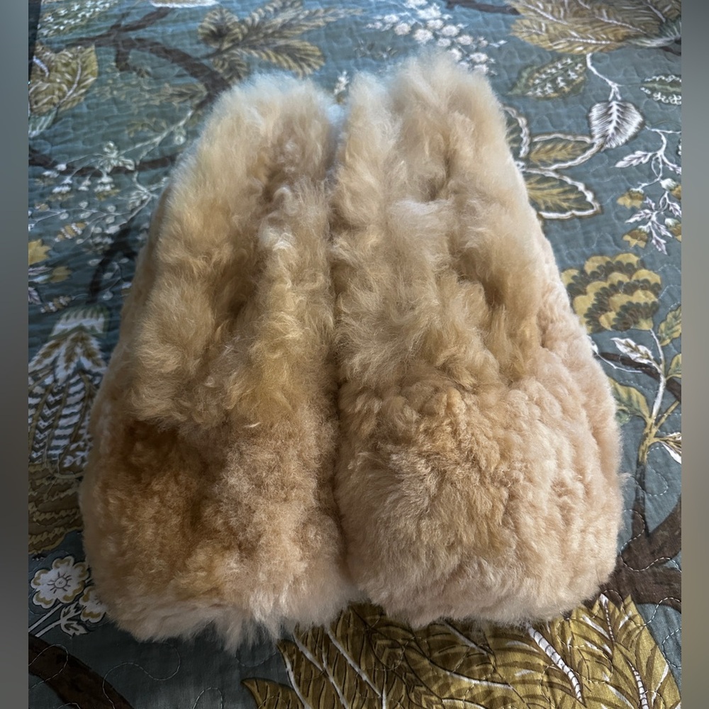 Cozy Super Soft Fuzzy Alpaca Slippers for Women Size 8